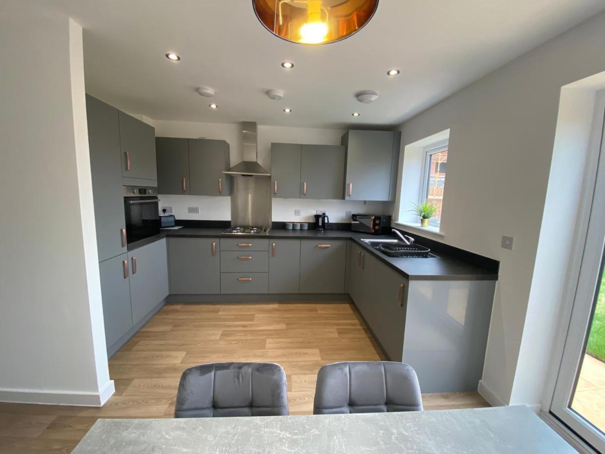 Kingsway House - Brand New Spacious 4 Bed Home From Home Derby Kültér fotó